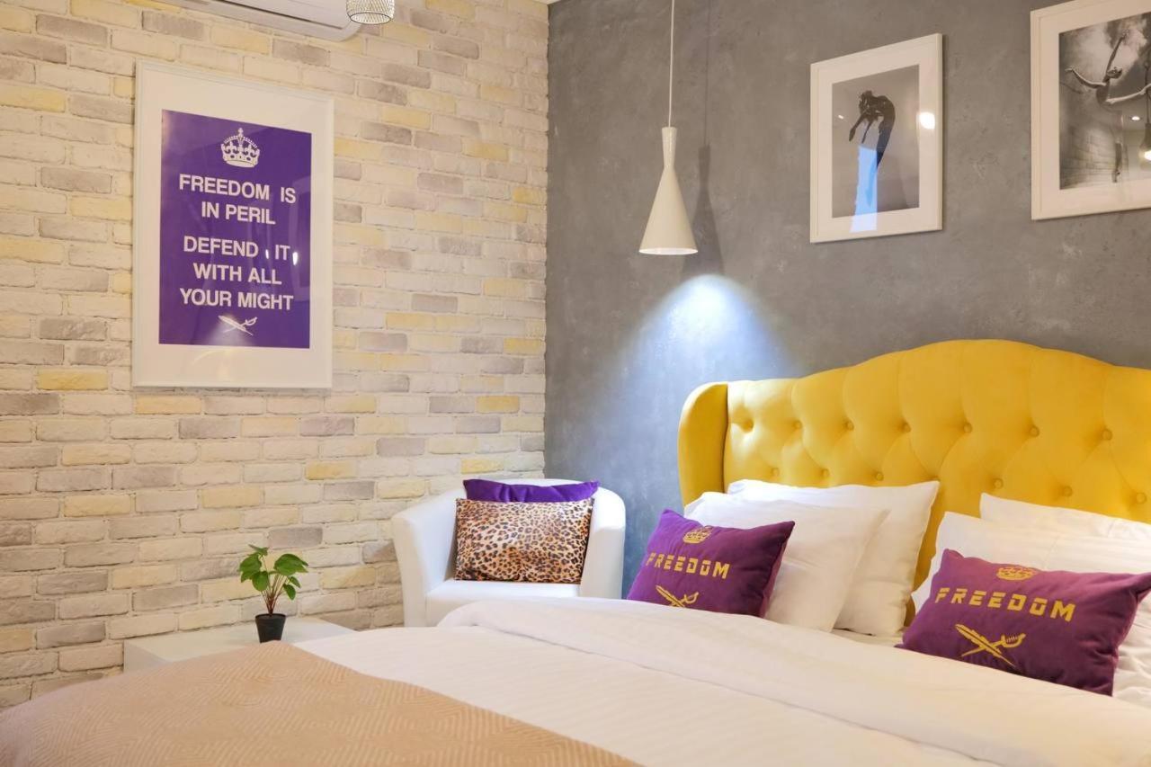 Don Papa Apartments In City Center Kyiv Exterior photo